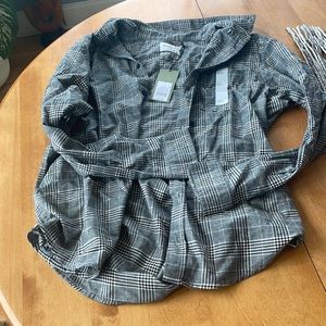 Button up shirt. Long sleeve standard fit.